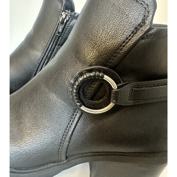 Baretraps Felicia Vegan Leather Chunky Heel Side Zip Black Ankle Boots Sz 8.5 M - Picture 7 of 16